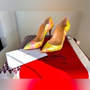 AUTHENTIC CHRISTIAN LOUBOUTIN
Patent Discolaser Hot Chick 100 Pumps